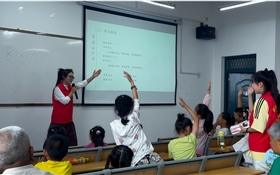 青春三下鄉∣童語同音  共筑未來——“聲潤鄉土”志愿服務團開展社區兒童推普特色活動